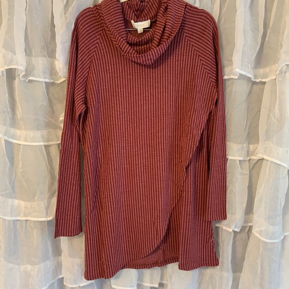 Suzanne Betro Tops - NWT Weekend Suzanne Betro cowl neck striped tunic